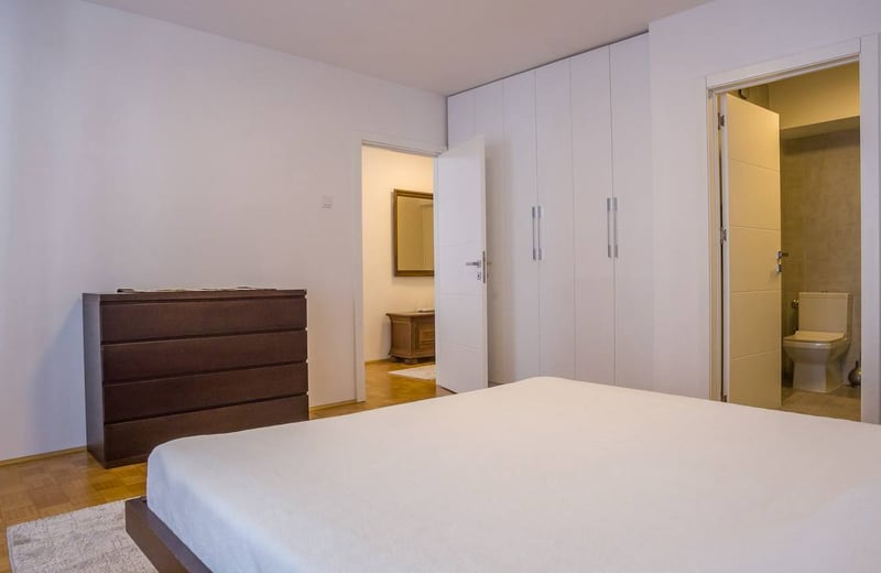 Miete einer geräumigen 2-Zimmer-Wohnung, 78 m², Vračar, Belgrad, Serbien